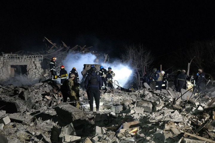 “Pukulan terbesar ditujukan ke Pokrovsk dan Rivne di komunitas Myrnograd,” kata kepala wilayah Donetsk, Vadim Filashkin, melalui Telegram.