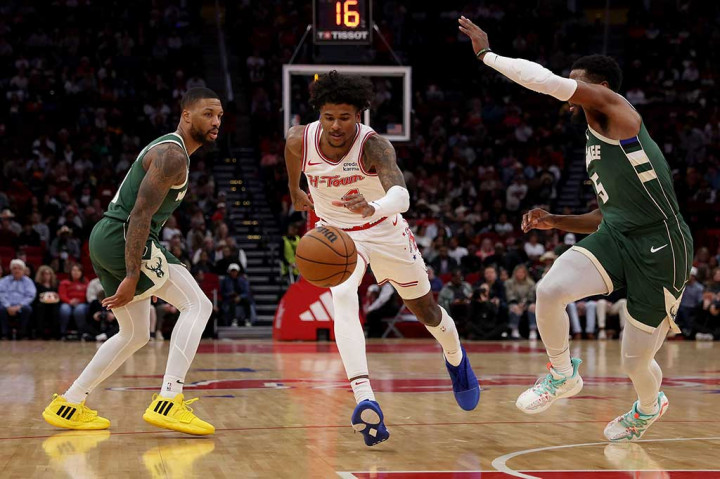 Sementara Rockets bermain lebih kolektif dengan penyebaran poin yang lebih merata di banyak pemain.

Alperen Sengun mencetak 21 poin dan 11 rebound, Jalen Green dan Jeff Green sama-sama mencetak 16 poin, Jabari Smith Jr mencatat double-double dengan 14 poin dan 12 rebound, dan Fred Van Flet 14 poin dan 7 assist.