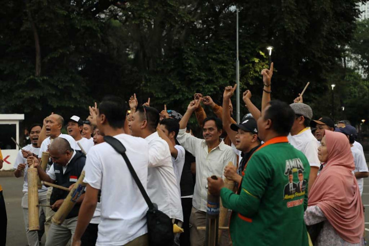 Komisi Pemilihan Umum (KPU) menggelar Debat Ketiga Capres Pemilu 2024 yang diikuti oleh tiga capres di Istora Senayan, Jakarta, Minggu malam mulai pukul 19.00 WIB.