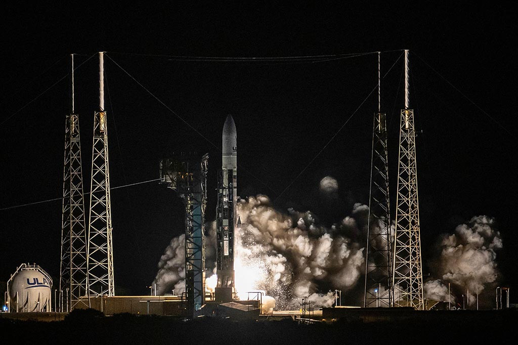 Pesawat ruang angkasa Amerika pertama yang mencoba mendarat di Bulan dalam lebih dari setengah abad diluncurkan pada Senin, 8 Januari 2024 pagi. Namun kali ini, industri swasta memimpin upaya tersebut.