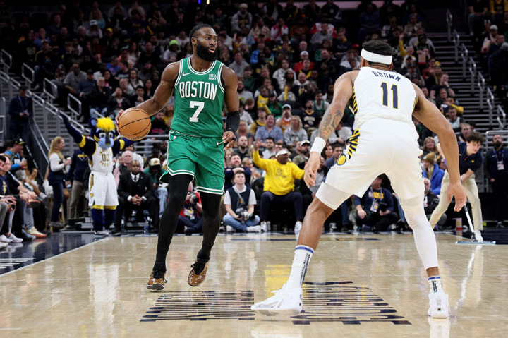 Indiana Pacers menaklukkan pemimpin klasemen NBA Wilayah Timur Boston Celtics dengan skor akhir 133-131 dalam laga yang digelar di Gainbridge Fieldhouse Indianapolis, Selasa, 9 Januari 2024 WIB, untuk membalas kekalahan laga sebelumnya yang juga digelar di kandang Pacers.