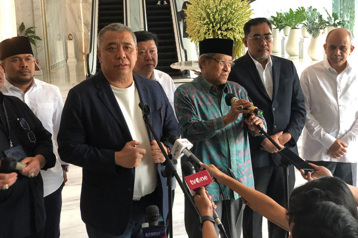 Pertemuan itu dihadiri Wakil Ketua Umum Partai NasDem Ahmad Ali dan Wakil Ketua Umum PKB Jazilul Fawaid. “Saya baru pertama ini datang ke kantor DPP NasDem atas undangan Waketum (Ahmad). Ternyata di sini ada Pak Jazilul,” ujar dia.