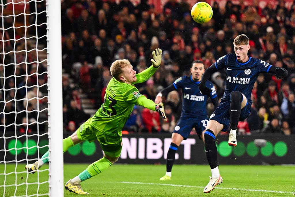 Chelsea berupaya membalas dengan cepat melalui beberapa peluang emas, salah satunya lewat aksi Cole Palmer. Sayang, peluang tersebut belum menjadi gol. Skor 1-0 untuk keunggulan Boro pun bertahan hingga turun minum.