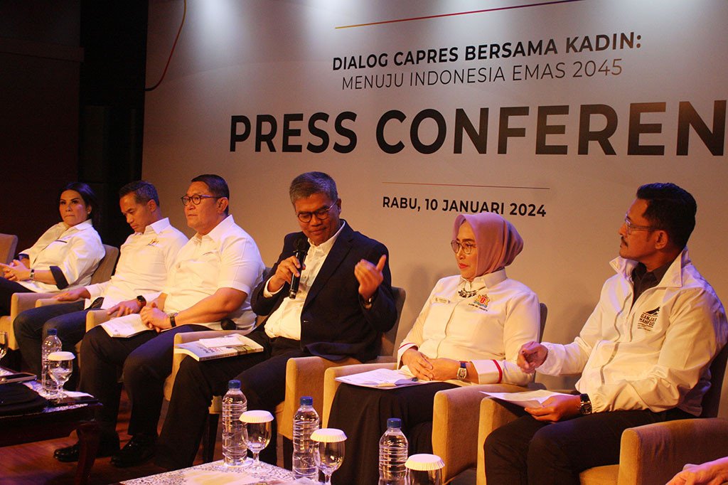 Ia menilai kebijakan di daerah sering kali berbeda dengan kebijakan di pemerintah pusat, sehingga masih ada kesenjangan yang membuat pembangunan belum merata.