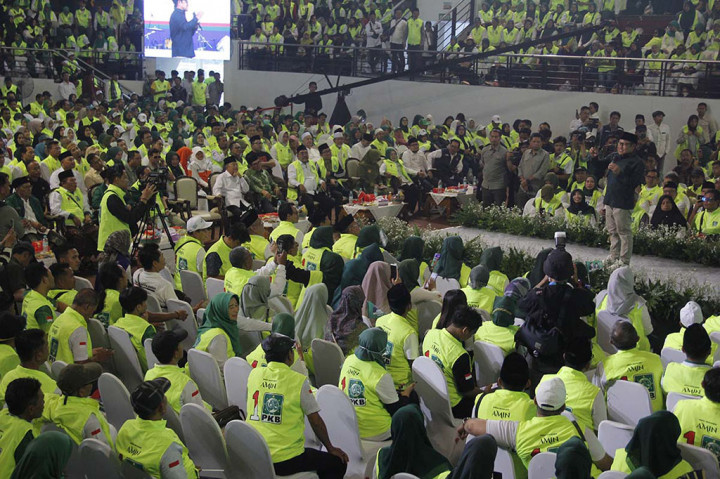 Ketum PKB Muhaimin Iskandar (Cak Imin) memperingatkan seluruh Calon Legislatif (Caleg) yang hanya titip nama di PKB. Mereka harus bisa memenangkan pasangan Anies Baswedan dan Muhaimin Iskandar (AMIN) di Pilpres nanti.
