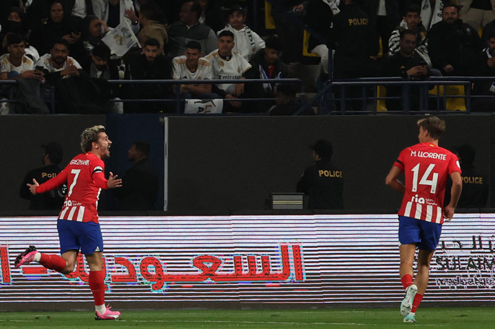 Enam menit berselang Antoine Griezmann menyamakan kedudukan melalui gol bersejarah bagi Atletico untuk menjadi pencetak gol terbanyak sepanjang masa mereka. Skor 2-2 bertahan hingga jeda.