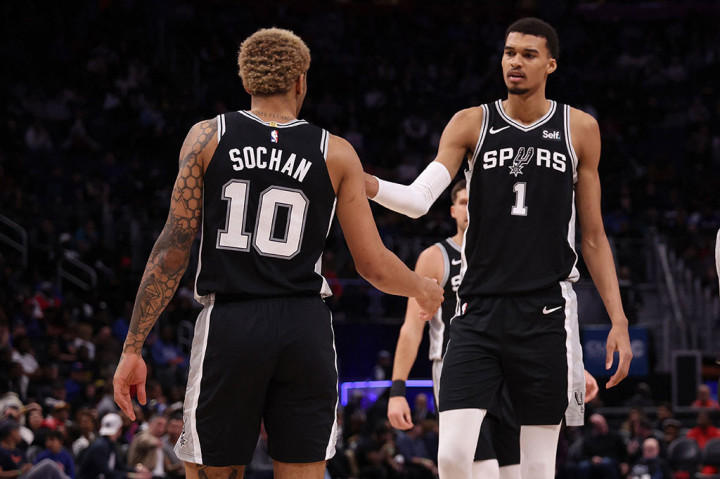 Bintang muda Victor Wembanyama, mencetak triple-double saat San Antonio Spurs mengalahkan Detroit Pistons 130-108 pada laga yang digelar di Little Caesars Arena Detroit Michigan, Kamis, 11 Januari 2024 WIB. Bagi Spurs, hasil tersebut sekaligus menghapus 11 kekalahan beruntun.