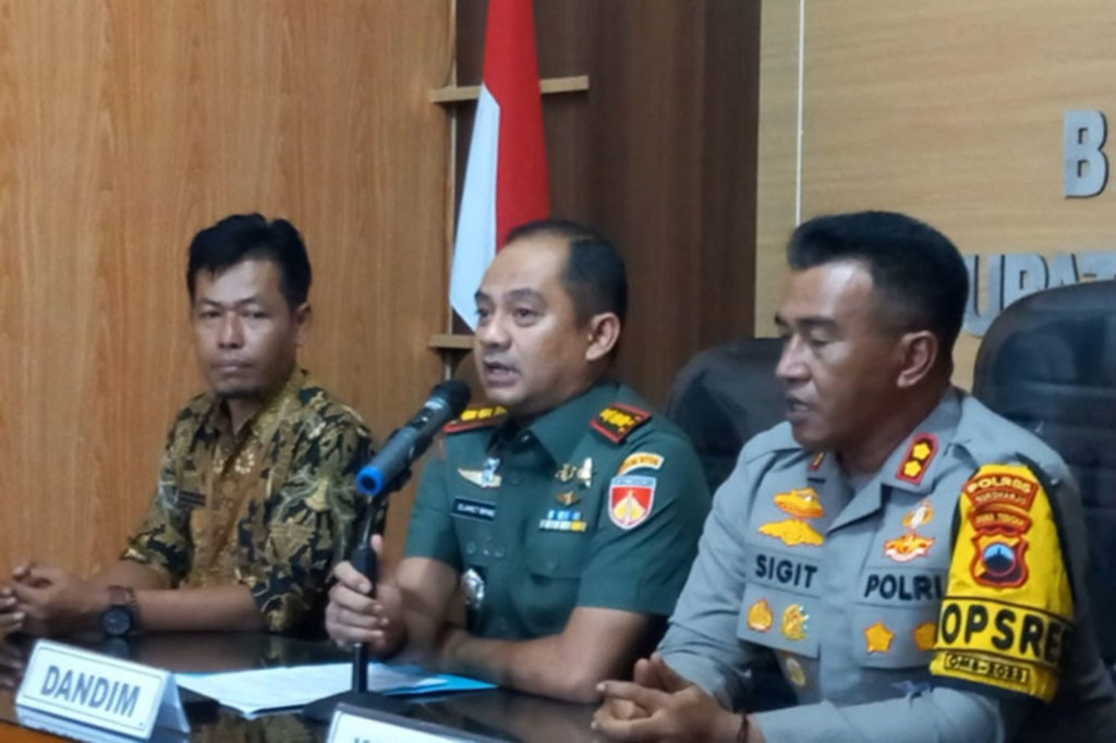 Spanduk menghebohkan itu terpasang di tengah sawah di Dukuh Ngumpul, Desa Sidorejo, Kecamatan Bendosari, Kabupaten Sukoharjo pada Selasa, 9 Januari 2024. Slamer Riyadi mengaku pertama kali mengetahui, karena diberitahu oleh Kapolres Sukoharjo, AKBP Sigit.