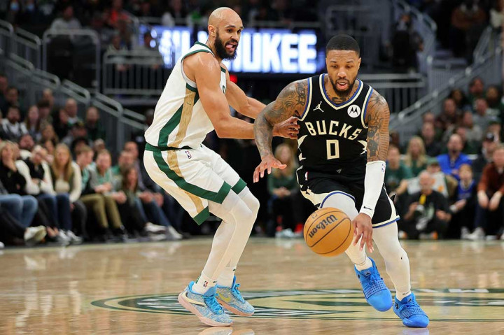 Damian Lillard menambahkan 21 poin, Malik Beasley 16 poin, dan Brook Lopez 15 poin.