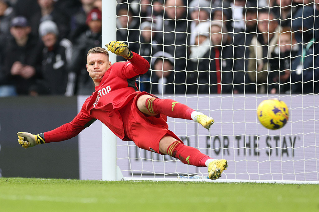 Empat pergantian pemain dilakukan Chelsea untuk mempertajam lini serang pada babak kedua. Namun, gol tambahan tetap tak kunjung tercipta hingga peluit panjang berbunyi karena kokohnya pertahanan Fulham. Dengan begitu, The Blues keluar sebagai pemenang dengan skor 1-0.