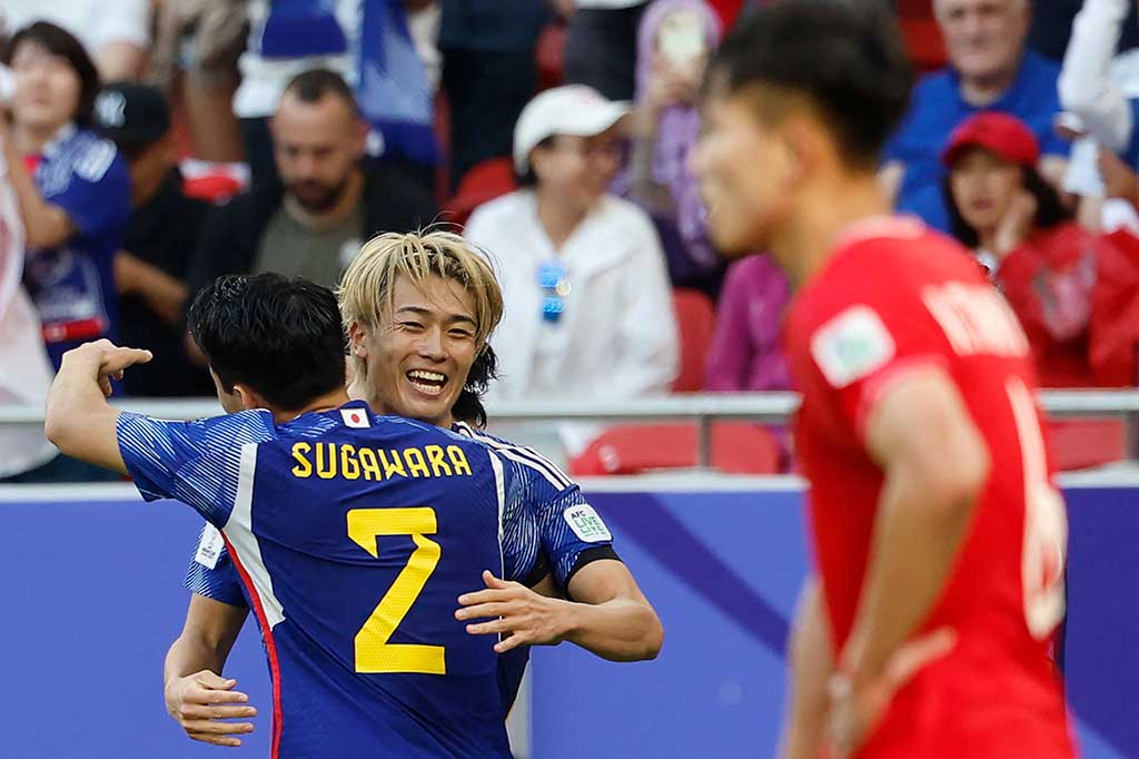 Jepang lantas berbalik unggul pada menit ke-45+9. Keito Nakamura melesakkan sepakan dari tepi kotak penalti, yang bersarang ke gawang Filip Nguyen.
