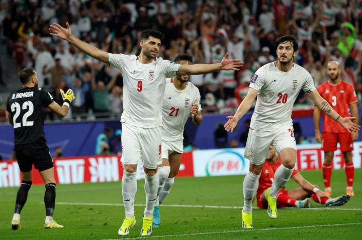 Memasuki babak kedua, Iran tetap bermain menyerang dan berhasil menambah keunggulan menjadi 4-1 pada menit ke-55 lewat gol yang dicetak Serdar Azmoun.