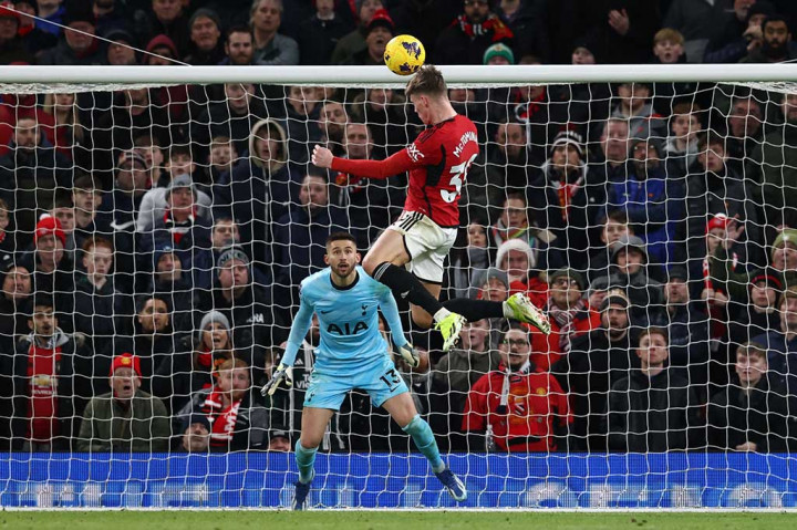 Pertandingan benar-benar berubah ketika Mozambik kembali mencetak gol tiga menit kemudian ketika Clesio Bauque, yang masuk sebagai pemain pengganti di babak pertama, menerobos untuk menjadikan skor 2-1.