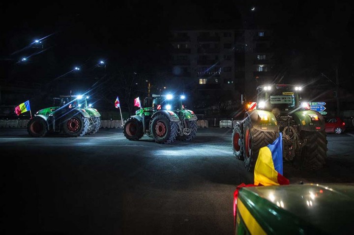 Pada saat yang sama, para petani menginginkan pembayaran subsidi dan kompensasi yang lebih cepat bagi mereka yang terkena dampak kekeringan atau gangguan yang disebabkan oleh impor sereal Ukraina.