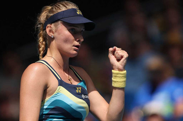 Vondrousova, yang mengalahkan unggulan keenam Australia Open Ons Jabeur untuk terobosannya di All England Club pada bulan Juli, kembali dipatahkan pada awal set kedua dan tidak ada jalan untuk kembali.