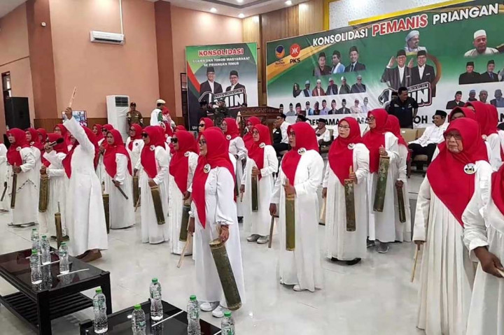 Ketua Tim Pemanis Priangan Timur dan juga sebagai mantan Wakil Wali Kota Tasikmalaya, Dede Sudrajat mengatakan, rapat konsolidasi pemenangan Anies-Muhaimin (Pemanis) yang dilakukannya untuk mematangkan strategi di daerah dan memastikan pengawalan dalam proses pemilihan umum (Pemilu) yang bersih tanpa kecurangan. Namun, rapat konsolidasi dihadiri oleh 5 ribu orang dari berbagai daerah di Priangan Timur.