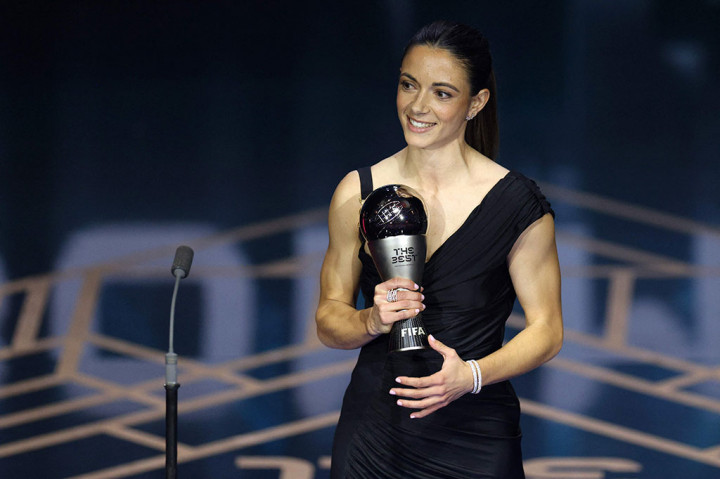 Pada kategori putri, pemilihan Bonmati menyapu bersih penghargaan-penghargaan individual berkat kontribusinya membantu Spanyol menjuarai Piala Dunia Putri dan Barcelona memenangi Liga Champions pada 2023 dalam beberapa bulan terakhir.