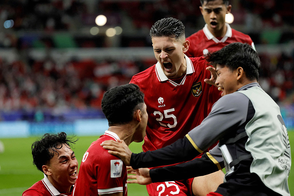 Marselino Ferdinan sukses menyamakan kedudukan melalui golnya pada menit ke-37. Gol Marselino diawali pergerakan dan assist yang brilian dari pemain sayap Yakub Sayuri.