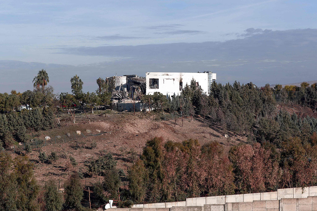 Garda Revolusi Iran (IRGC) telah melancarkan serangan rudal terhadap beberapa sasaran 'teroris' di Suriah dan wilayah Kurdistan Irak. Kantor berita resmi Iran, IRNA mengatakan Korps Garda Revolusi Islam menghancurkan 'markas mata-mata' dan 'kumpulan kelompok teroris anti-Iran' di Arbil, ibu kota wilayah otonomi Kurdistan Irak.