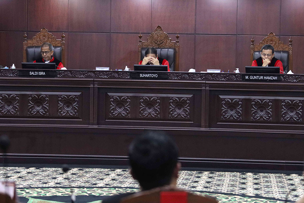 Denny Indrayana dan Zainal Arifin Mochtar mengajukan petitum provisi dan petitum pokok permohonan pada perkara yang teregistrasi dengan Nomor 145/PUU-XXI/2023 ini.