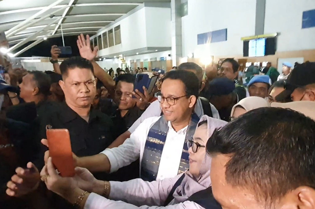 Anies dijadwalkan akan makan malam hingga sarapan pagi bersama di kediaman JK. Setelah itu, ia akan menghadiri agenda pertemuan dengan simpatisan di Lapangan Sepak Bola Cina, Bone dan mengunjungi Pondok Pesantren Darud Da'wah wal Irsyad Mangkoso di Barru.