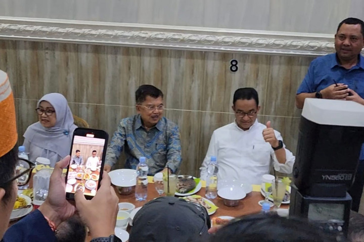 Anies dijadwalkan berkampanye di Sulawesi Selatan. Ia makan malam hingga sarapan pagi bersama di kediaman JK. Setelah itu, ia akan menghadiri agenda pertemuan dengan simpatisan di Lapangan Sepak Bola Cina, Kabupaten Bone dan mengunjungi Pondok Pesantren Darud Da'wah wal Irsyad Mangkoso di Kabupaten Barru.