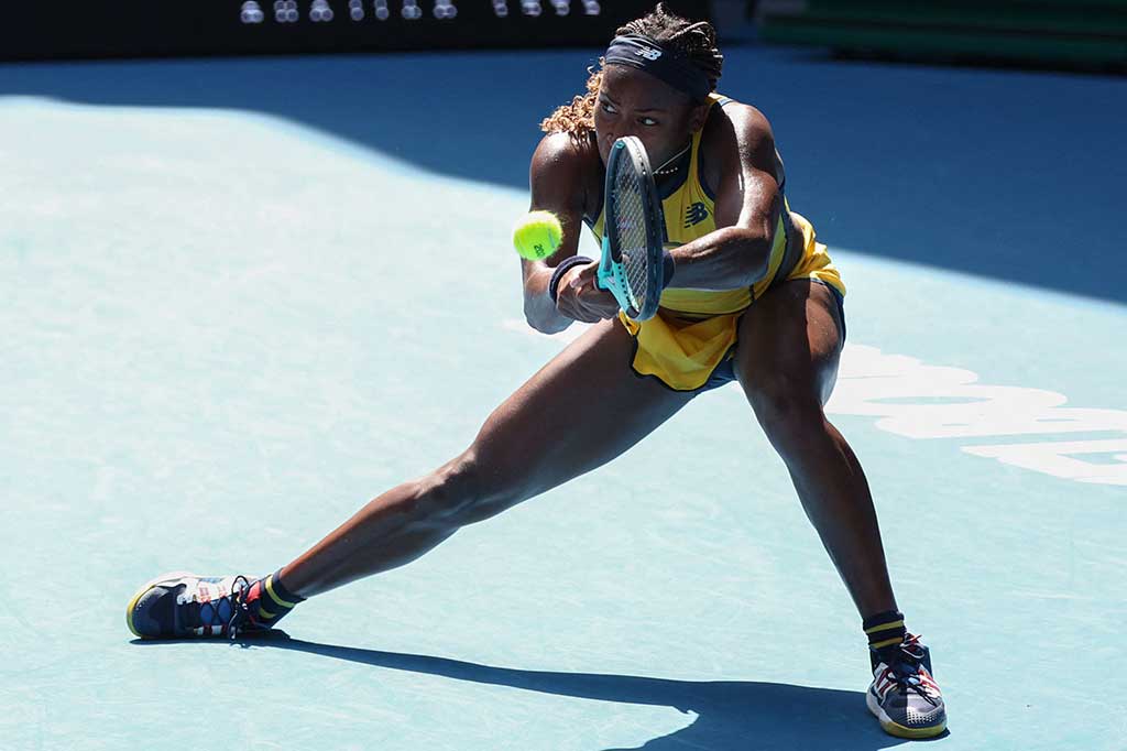 Unggulan keempat itu sempat memimpin 4-1 di Margaret Court Arena, sebelum lawannya yang berstatus non unggulan berhasil mengejarnya untuk memaksakan tie break. Bagaimanapun, Gauff relatif tidak mengalami kesulitan saat tie break dengan meraih kemenangan 7-2.