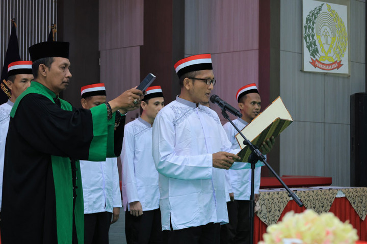 Menurut Asep, Lapas I Surabaya berhasil melakukan deradikalisasi dalam waktu yang singkat. Hanya sekitar 40 hari sejak lapas yang dipimpin Jayanta itu menerima pelimpahan dari Rutan Cikeas, Depok pada 6 Desember 2023 lalu.