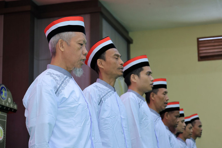 Asep berharap agar pengucapan ikrar setia kepada NKRI itu tidak hanya formalitas semata, melainkan benar-benar membuktikan perbuatan dan tingkah laku sesuai dengan ideologi NKRI yaitu Pancasila.