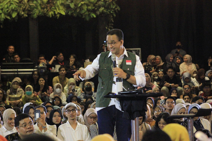 Anies mengatakan masalah KDRT dan kekerasan seksual seperti gunung es, yang terlihat di permukaan jauh lebih sedikit dibanding kenyataan di lapangan. Berdasarkan data, kata, Anies, dari 200 lebih kasus hanya ada empat yang melapor ke polisi. Artinya, hanya 2 persen yang melapor dan 98 persen tidak melapor.