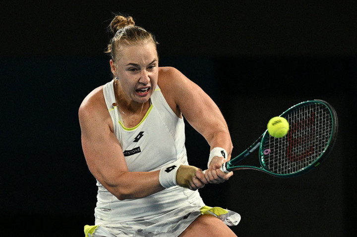 Petenis peringkat 57 dunia itu mengalahkan unggulan ketiga 6-4, 4-6, 7-6 (22/20) dalam pertemuan menegangkan di Rod Laver Court yang berlangsung dua jam 46 menit.