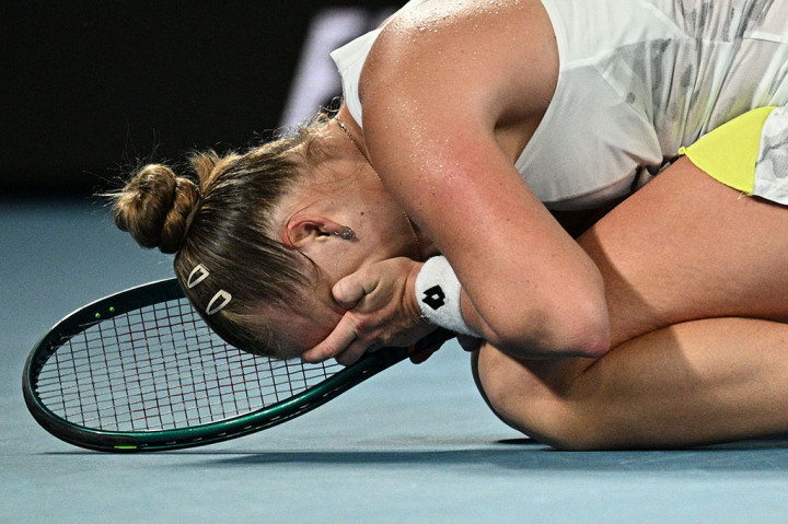 Blinkova menyelamatkan enam match point sebelum mengkonversi match pointnya yang ke-10 untuk melaju ke putaran ketiga di Melbourne untuk pertama kalinya.