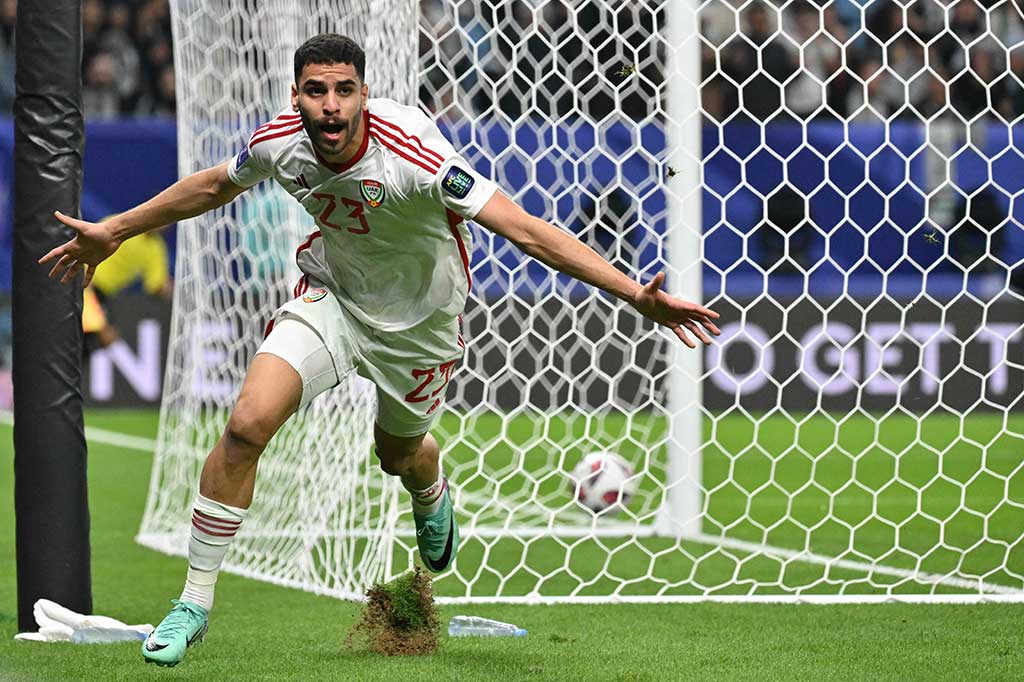 Uni Emirat Arab unggul lebih dahulu lewat gol yang dicetak Sultan Adil pada menit ke-23, menyambut umpan silang dari Ali Saleh.