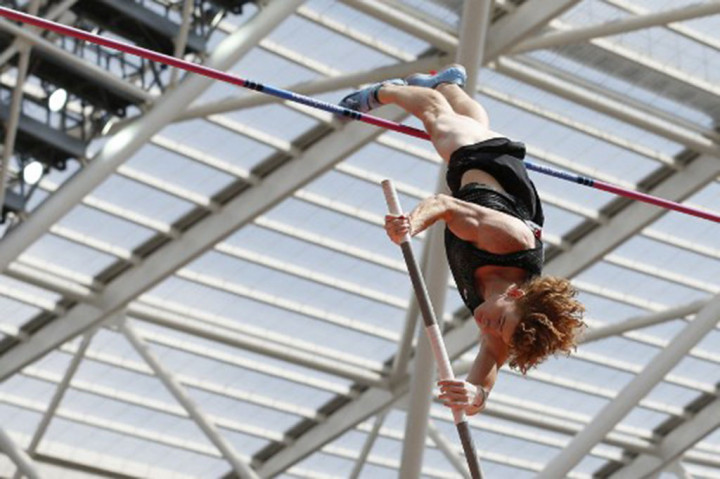 Dia saat ini adalah pemegang rekor Kanada dengan rekor pribadi terbaiknya 6,00m dan Juara Dunia 2015 di Lompat Galah. Shawn juga merupakan finalis Olimpiade di Olimpiade 2016 di Rio De Janeiro. 