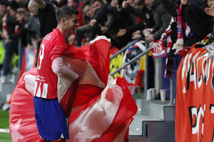 Kesalahan penggawa Madrid kembali terulang pada babak kedua. Pada menit ke-57 Eduardo Camavinga salah mengantisipasi operan pemain lawan. Bola mengarah ke kiper Andriy Lunin, tetapi juga gagal menghalaunya. Bola kemudian disambar Alvaro Morata untuk menjadi gol. Atletico unggul 2-1.