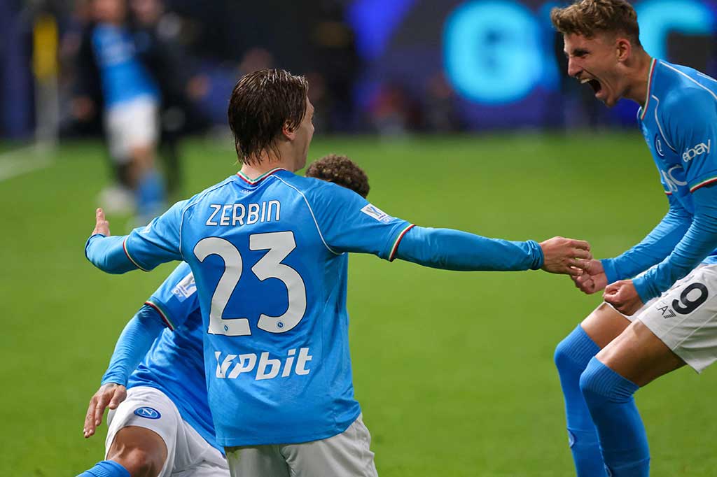 Memasuki babak kedua, Alessio Zerbin menunjukkan kebolehannya menambah keunggulan Napoli pada menit ke-84.