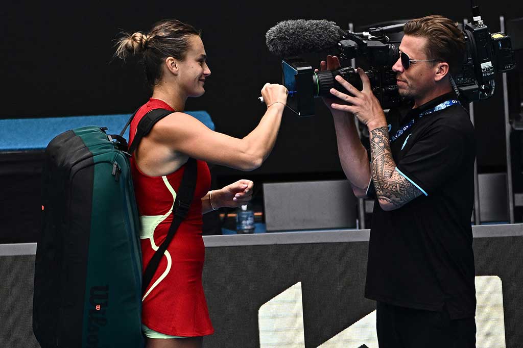 Petenis berusia 25 tahun yang memenangi Grand Slam perdananya di Melbourne tahun lalu itu berupaya menjadi perempuan pertama yang mempertahankan gelar tersebut, setelah rekan senegaranya Victoria Azarenka pada 2013.