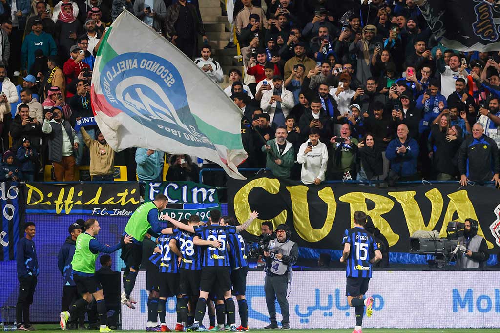 Tim asuhan Simone Inzaghi kini akan menghadapi Napoli di laga final Piala Super Italia pada Senin, 22 Januari malam di stadion yang sama, setelah juara Italia itu mengalahkan Fiorentina 3-0 pada Kamis, 18 Januari.