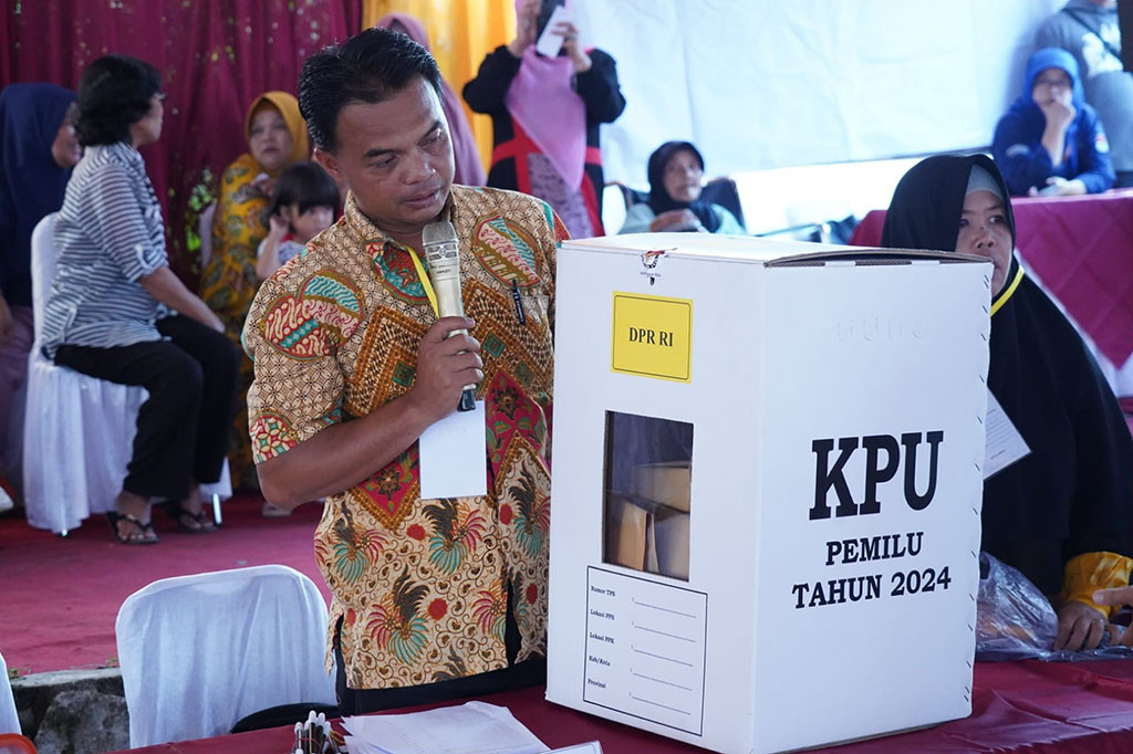 Simulasi pemungutan dan penghitungan suara pada Pemilu 2024 tersebut, melibatkan 246 daftar pemilih tetap (DPT) di TPS 24, dengan petugas dari kelompok panitia pemungutan suara (KPPS) yang akan dilantik pada tanggal 25 Januari 2024.