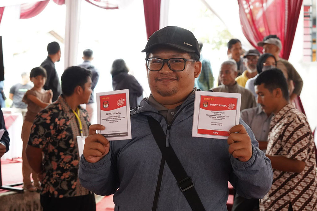 Dalam simulasi, surat suara yang digunakan berisi siluet calon dan logo partai dalam bentuk buah, namun pemilih tetap menerima 5 jenis surat suara pemilihan Presiden dan Wakil Presiden, Pemilihan Dewan Perwakilan Daerah (DPD), Pemilihan Dewan Perwakilan Rakyat (DPR) RI, DPRD Provinsi dan DPRD Kabupaten/Kota.