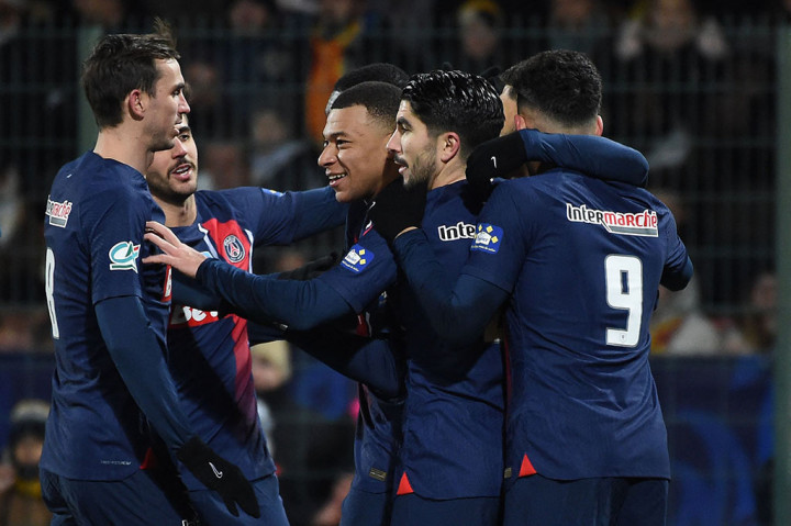 Kapten Prancis, dengan 28 gol dalam 26 penampilan untuk PSG musim ini, menyiapkan gol ketiga timnya dengan memberikan umpan silang untuk ditanduk Goncalo Ramos.