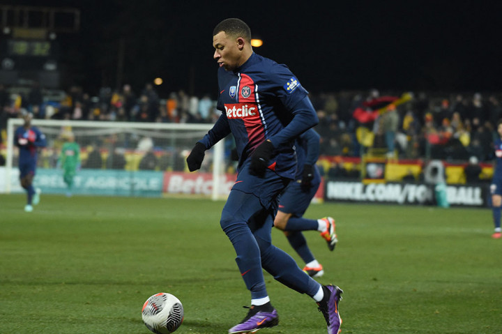 Kylian Mbappe mencetak dua gol dan sepasang assist saat Paris Saint-Germain mengalahkan tim divisi tiga Orleans 4-1 pada hari Sabtu, 20 Januari 2024 untuk mencapai babak 16 besar Piala Prancis.