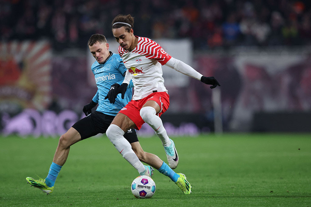 Pelatih Leverkusen Xabi Alonso melonjak kegirangan, mengamankan tiga poin berharga melawan rival empat besarnya, meski tim peringkat kedua Bayern Munich memainkan dua pertandingan lebih sedikit.