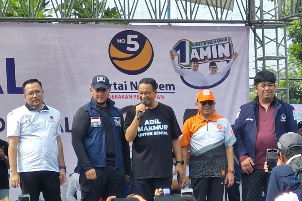 Calon presiden nomor urut 1, Anies Baswedan melakukan kampanye akbar di lapangan Pinang, Kota Tangerang, Banten. Dalam orasinya, Anies berharap masyarakat Banten tidak hanya menjadi penonton dalam perubahan.   