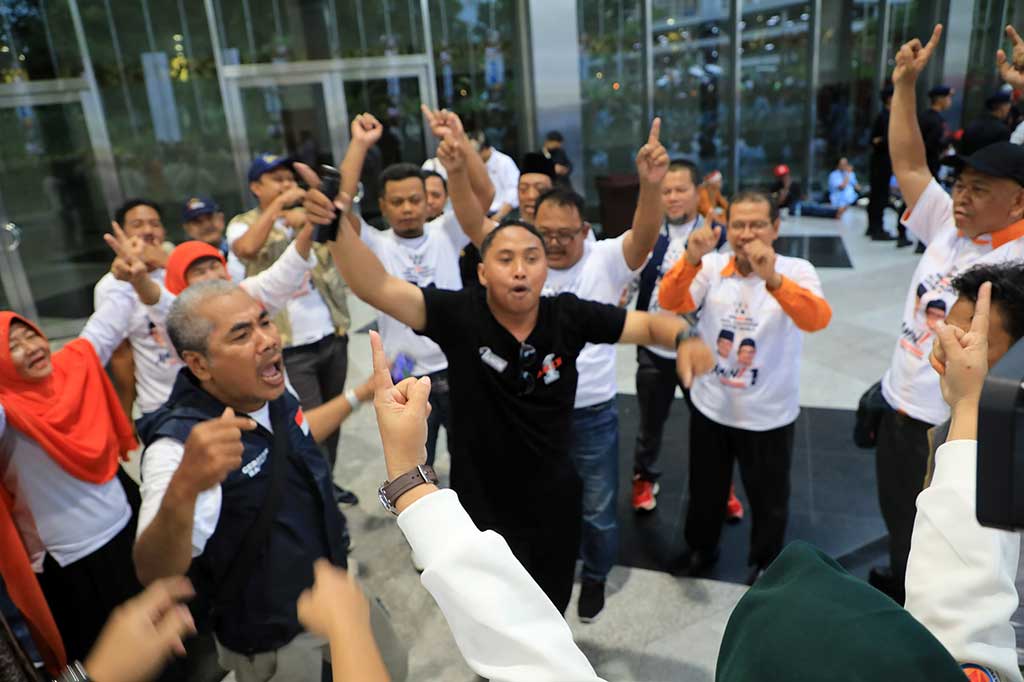 KPU menggelar debat keempat yang mempertemukan para cawapres. Tema debat keempat meliputi energi, sumber daya alam (SDA), pangan, pajak kar.bon, lingkungan hidup, agraria dan masyarakat adat