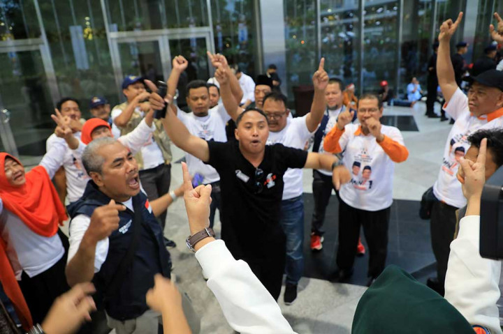 KPU menggelar debat keempat yang mempertemukan para cawapres. Tema debat keempat meliputi energi, sumber daya alam (SDA), pangan, pajak kar.bon, lingkungan hidup, agraria dan masyarakat adat