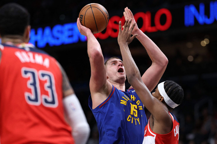 Nikola Jokic mencetak 42 poin tertinggi musim ini dan mencetak 12 rebound untuk membawa juara bertahan NBA Denver Nuggets atas Washington 113-104 pada hari Minggu, 21 Januari 2024.