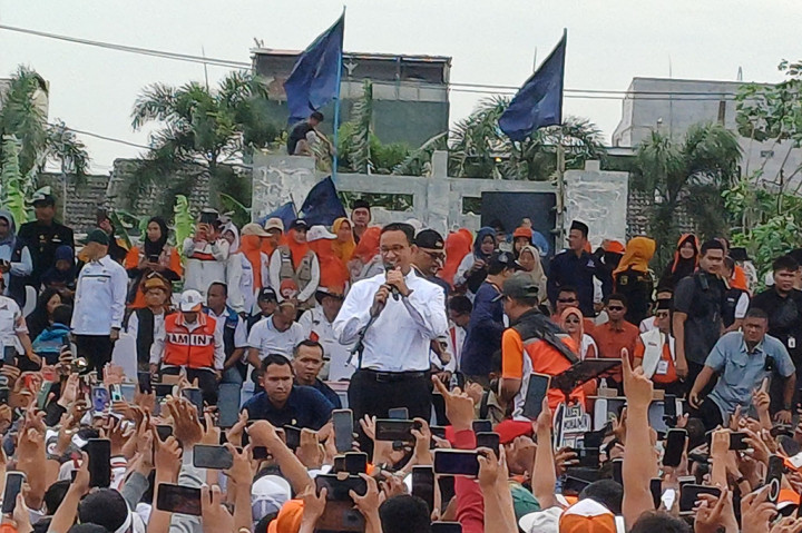 Anies merasakan kedatangan massa yang tulus dan penuh dengan semangat memperjuangkan perubahan. Mantan Gubernur DKI Jakarta tersebut juga merasakan perbedaan goncangan saat bersalaman dengan massa tersebut.