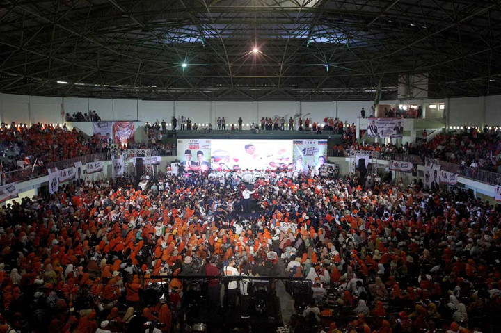 Hal di atas menurut Anies mencerminkan bahwa perubahan ini ditopang oleh pribadi-pribadi pejuang yang berusaha dengan tenaga sendiri swakarsa, swakarya rakyat kebanyakan.