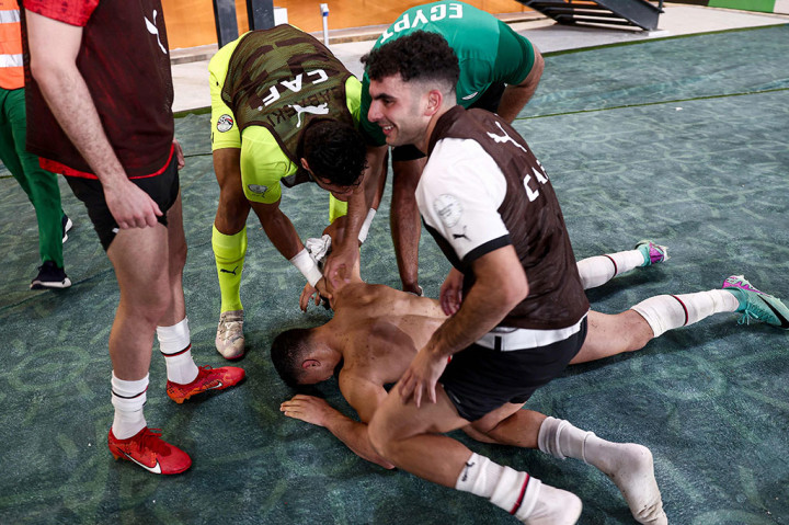 Cape Verde telah dipastikan lolos Grup B sebelum laga dimulai karena sudah meraih dua kemenangan, tetapi Mesir secara dramatis melaju ke fase selanjutnya di Piala Afrika setelah di laga lainnya, Mozambik menahan imbang Ghana 2-2.